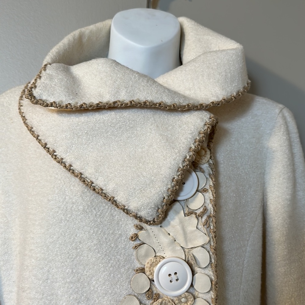 Coat - Picture 3 of 9
